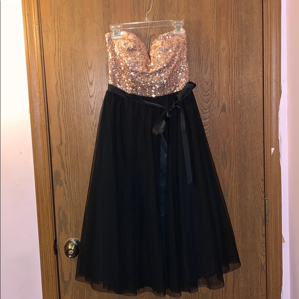 Rose Gold Sequin Formal Dress 💛